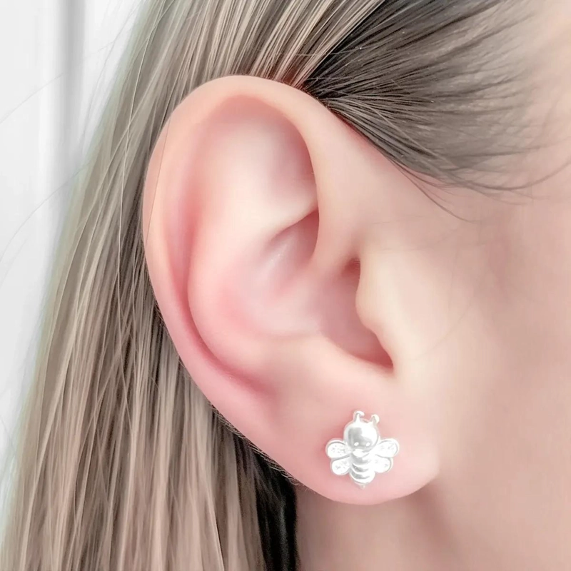 AROS CON DISEÑO DE ABEJA Y CIRCONES EN PLATA FINA 925 - 2