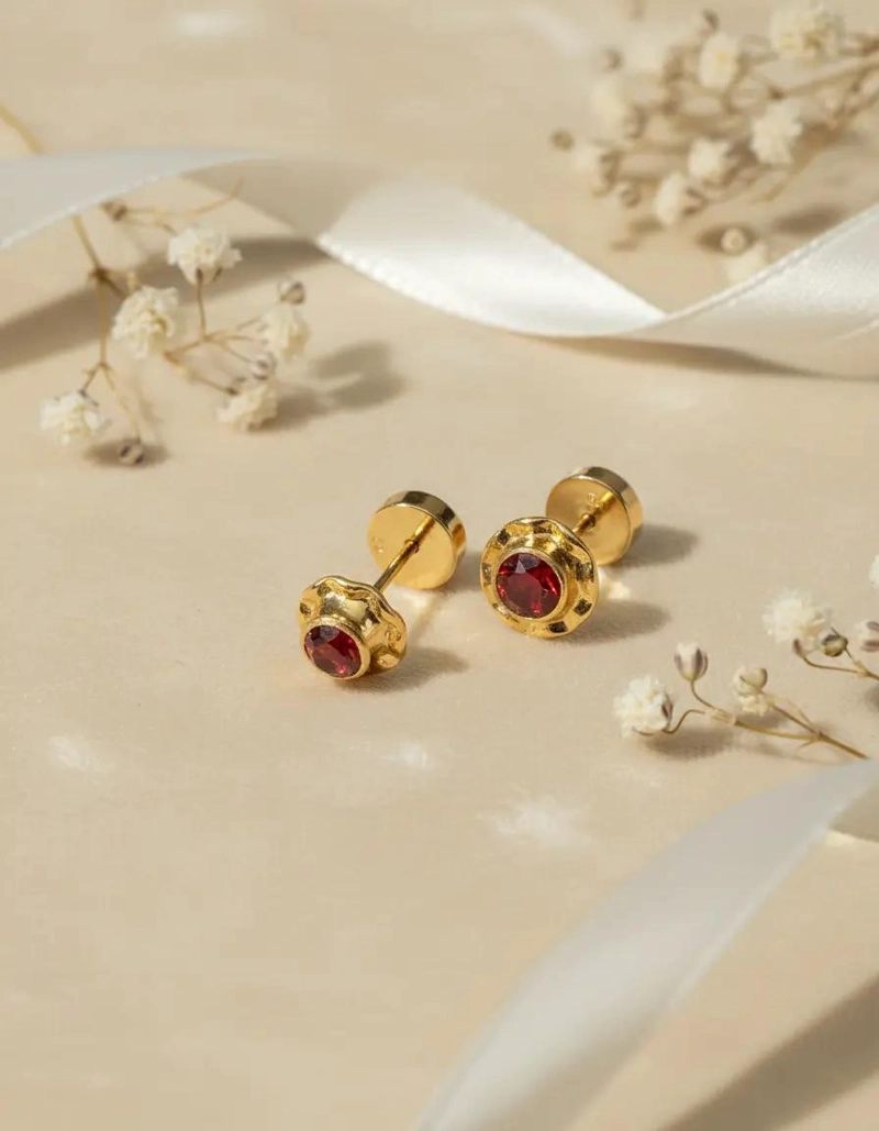 AROS DE ORO 18 QUILATES CON ABRIDORES Y PIEDRA RUBI - 3
