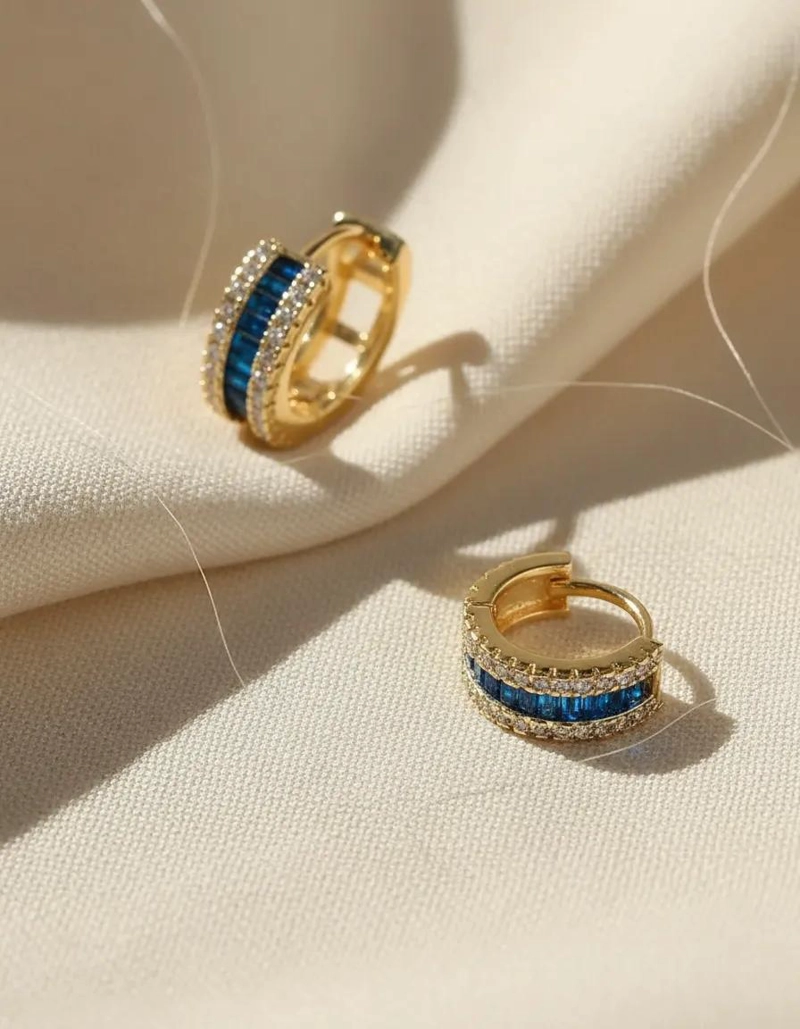 PENDIENTES DE ARO PEQUEÑO CON CIRCONITAS AZULES PARA MUJER - 3