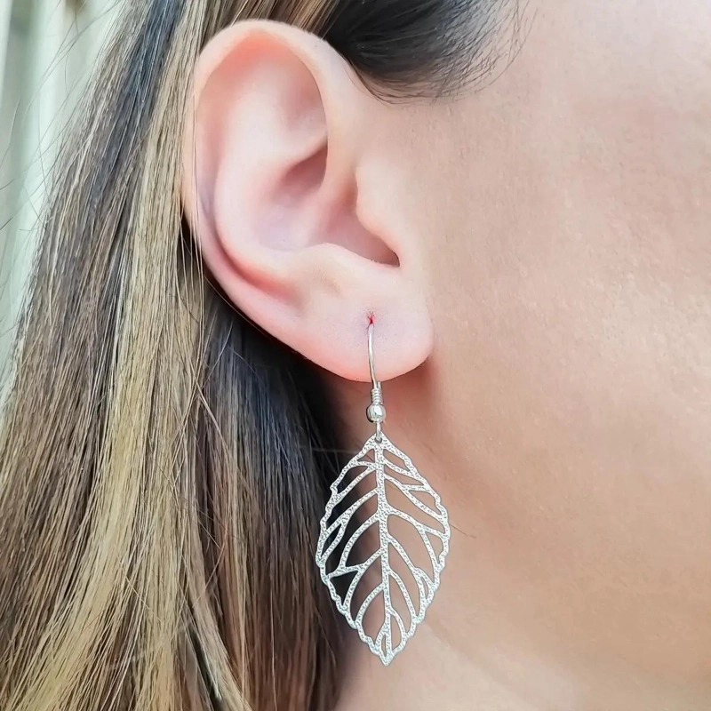 AROS CON DISEÑO DE HOJA EN PLATA FINA PARA USO DIARIO - 2