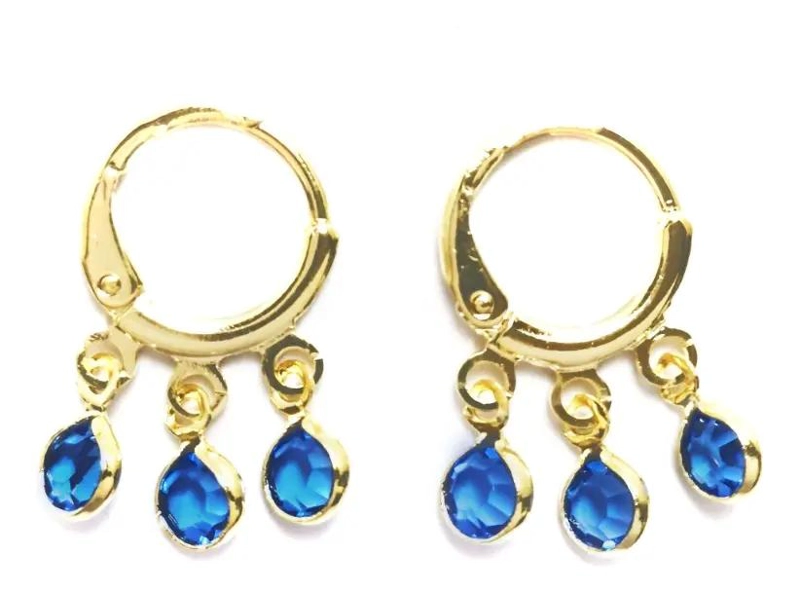 AROS ARGOLLA CON TRES CRISTALES Y BAÑO EN ORO DE 18 QUILATES - 1