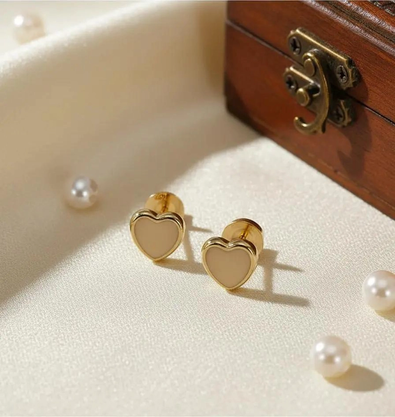 AROS DE ORO CON DISEÑO DE CORAZONES PARA BEBE  ABRIDORES DELICADOS - 1