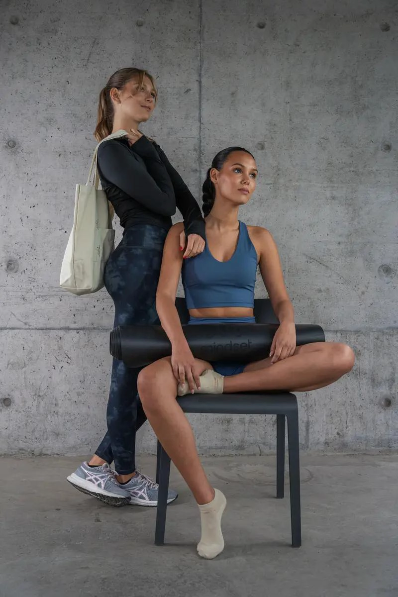 BOLSO TOTE PARA MAT DE YOGA COLOR BEIGE CON AMPLIO ESPACIO - 2