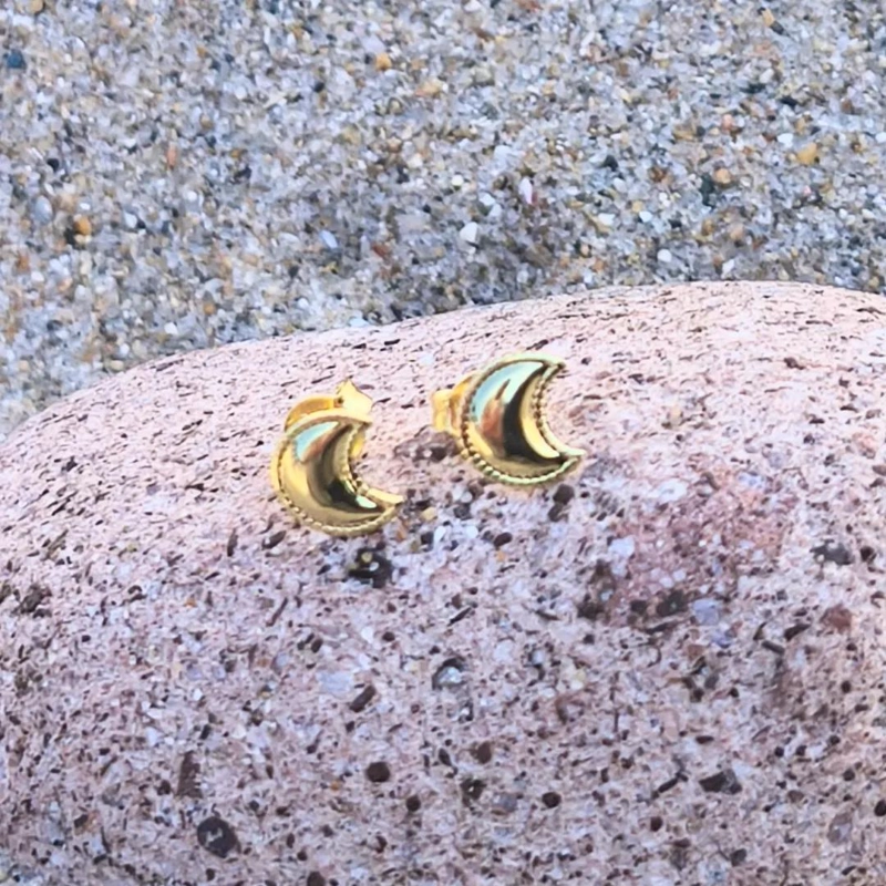 AROS DE LUNA MENGUANTE BAÑADOS EN ORO 24K CON DISEÑO ELEGANTE - 1