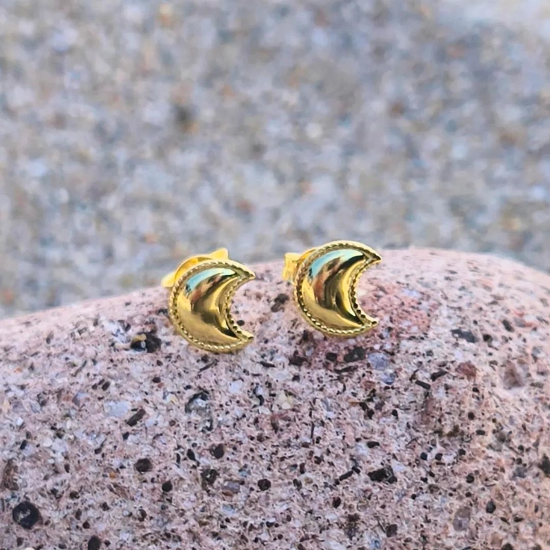 AROS DE LUNA MENGUANTE BAÑADOS EN ORO 24K CON DISEÑO ELEGANTE - 3