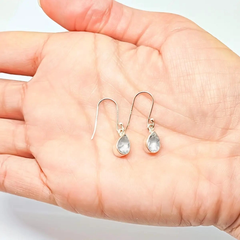 AROS DELICADOS DE CUARZO BLANCO CON DISEÑO FINO EN PLATA 925 - 3