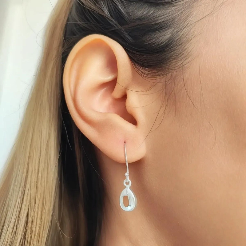 AROS DELICADOS DE CUARZO BLANCO CON DISEÑO FINO EN PLATA 925 - 4