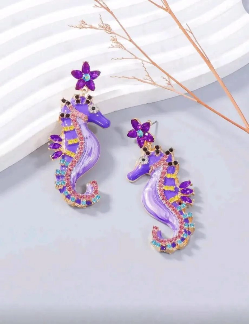 AROS CON DISEÑO DE CABALLO DE MAR EN TONOS MORADO Y LILA - 2