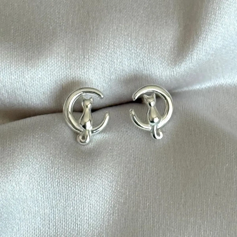 AROS DELICADOS CON DISEÑO DE GATO EN LA LUNA EN PLATA 925 PARA MUJER Y NIÑA - 2