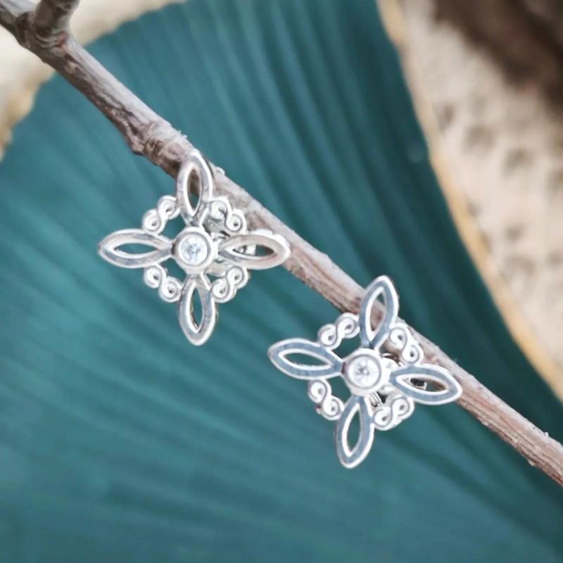 AROS DE PLATA CON DISEÑO DE NUDO ELEGANTE Y SOFISTICADO - 2