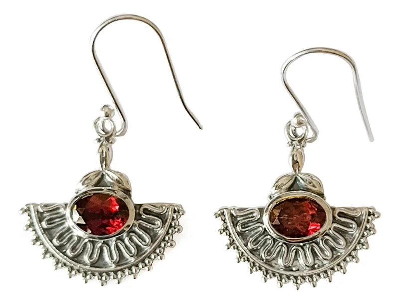 AROS DE PLATA FINA 925 CON PIEDRA GRANATE ELEGANTE Y DELICADA - 1