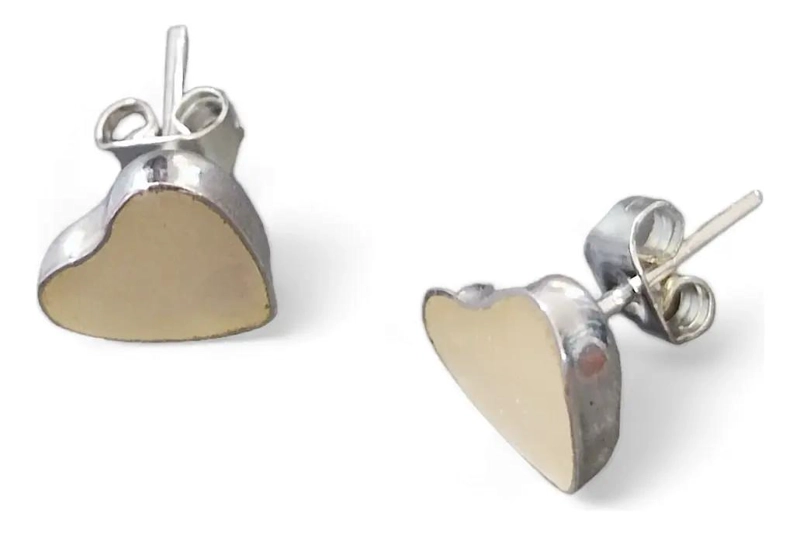 PAR DE AROS CON DISEÑO DE CORAZON Y PIEDRA DE COLORES EN PLATA 925 - 1