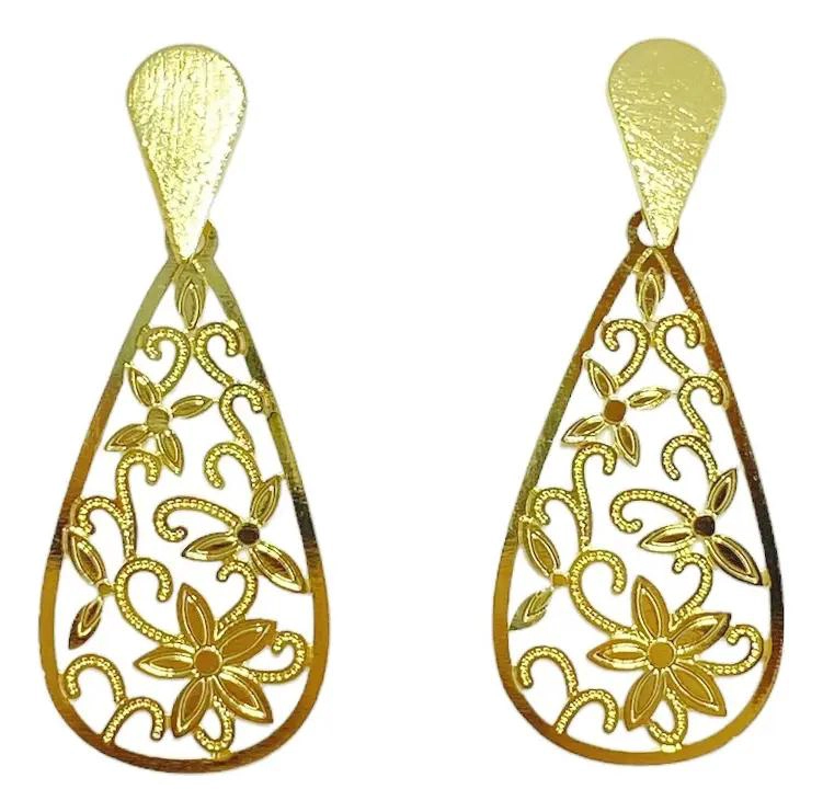 AROS CON DISEÑO DE MANDALA Y FLORES ENCHAPADOS EN ORO 18K - 1