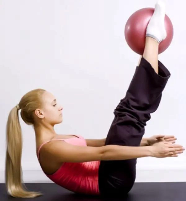 PELOTA DE ESPONJA PARA EJERCICIO DE YOGA Y PILATES DE 20 CM - 1
