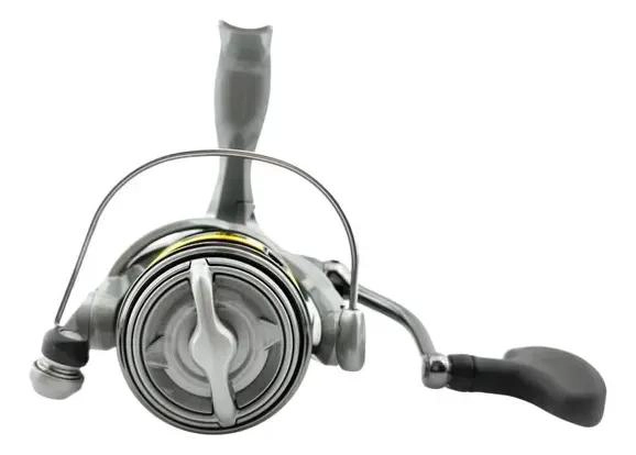 CARRETE DE PESCA AVENGER AV-3000B CON SISTEMA DE ARRASTRE SUAVE - 2