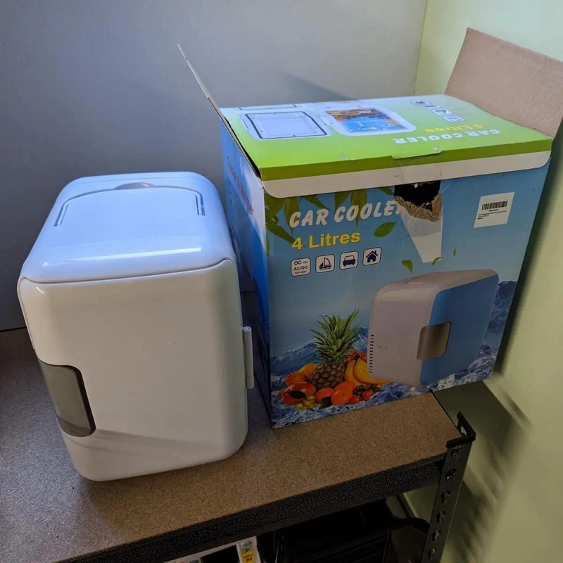 MINI REFRIGERADOR ELE CTRICO PORTATIL DE 4 LITROS PARA AUTO Y HOGAR - 3