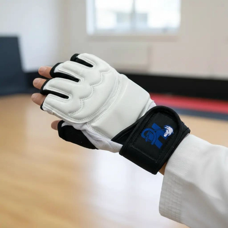KIT DE PROTECCION PARA TAEKWONDO CON GUANTILLA Y EMPEINERA - 3