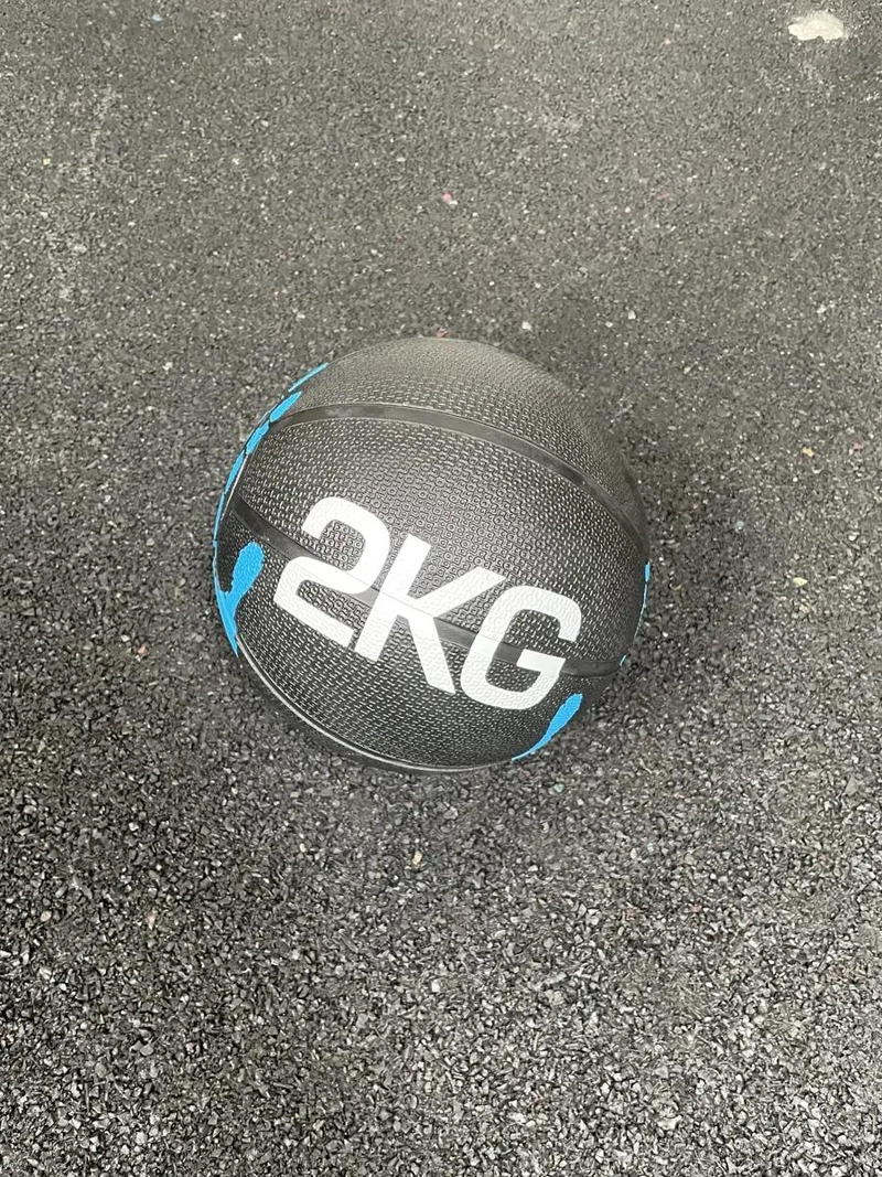 BALON MEDICINAL ANTIDESLIZANTE PARA ENTRENAMIENTO FUNCIONAL 2 KG - 2