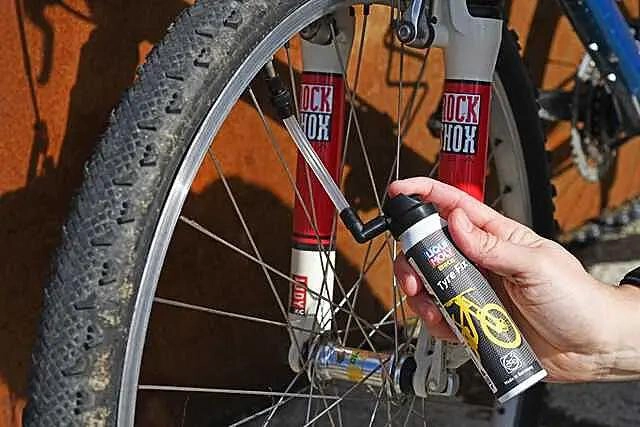 REPARADOR RAPIDO PARA PINCHAZOS DE BICICLETA CON FORMULA LIQUIDA EFICAZ - 2