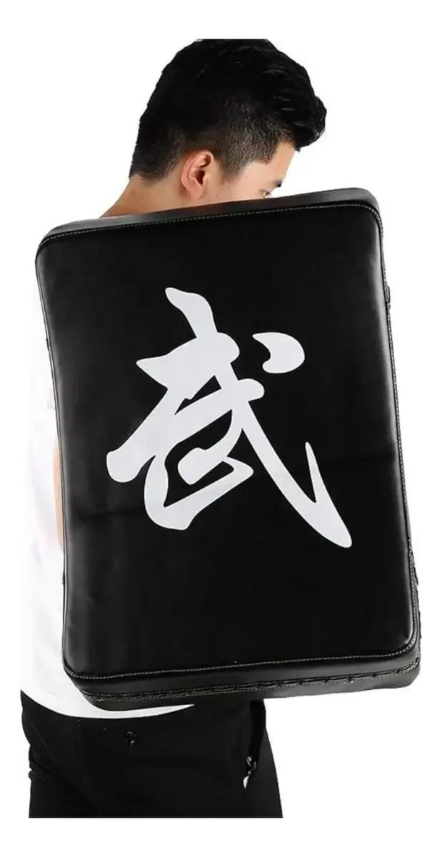 ESCUDO CURVO PARA ENTRENAMIENTO EN KARATE MUAY THAI Y TAEKWONDO - 1