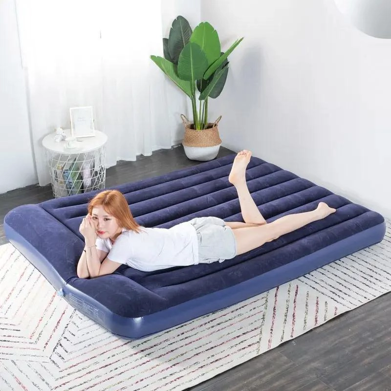COLCHON INFLABLE DOBLE PARA CAMPING CON ALMOHADAS INTEGRADAS Y BOMBA - 2