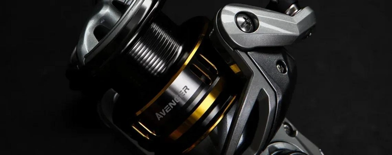 CARRETE DE PESCA SPINNING CON CAPACIDAD MEDIA Y DISEÑO REVERSIBLE - 3