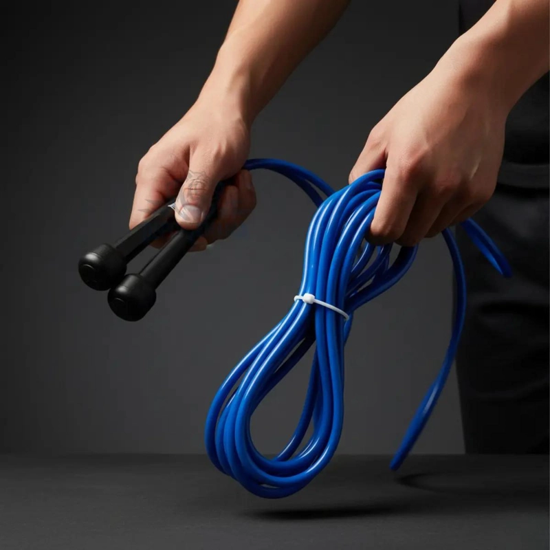 CUERDA PARA SALTAR RESISTENTE CON ASAS ERGONOMICAS EN COLOR AZUL - 3
