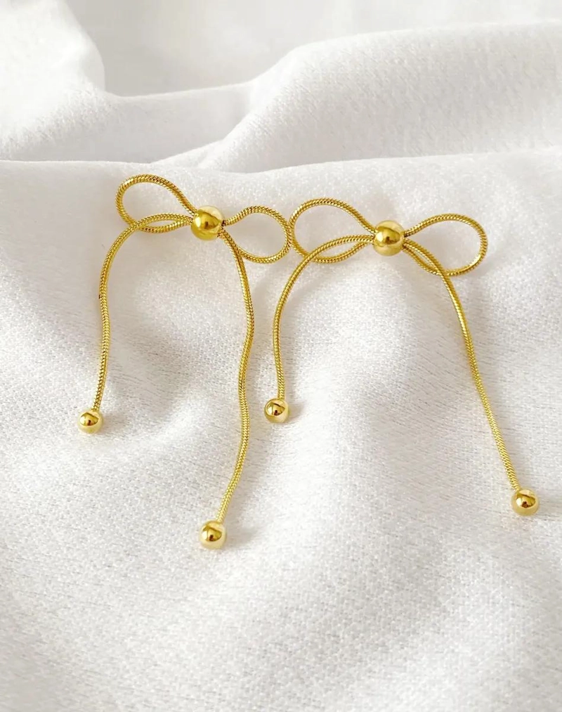 AROS COLGANTES DE ACERO FINO CON BAÑO DE ORO 18K ELEGANTES Y DURADEROS - 1