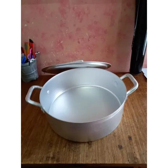 OLLA ARROCERA DE ALUMINIO CON CAPACIDAD AMPLIA Y DISEÑO FUNCIONAL - 3