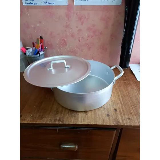 OLLA ARROCERA DE ALUMINIO CON CAPACIDAD AMPLIA Y DISEÑO FUNCIONAL - 4