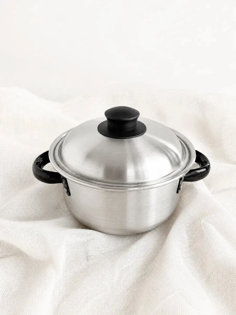 OLLA DE ALUMINIO CON CAPACIDAD DE 3 LITROS PARA COCINA - 1