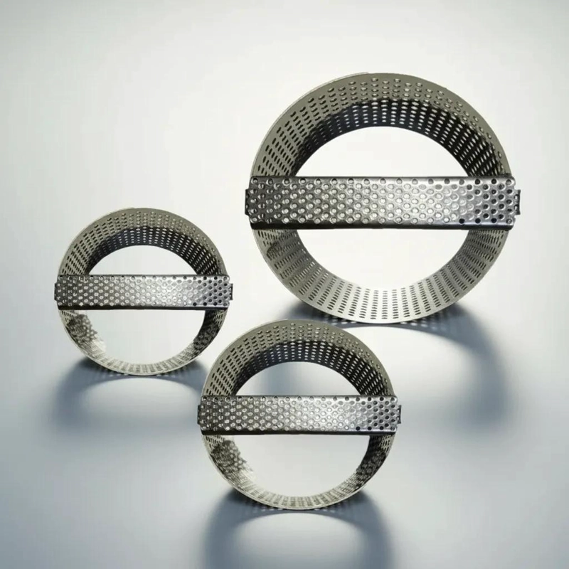 SET DE 3 MOLDES CORTADORES AGUJEREADOS PARA REPOSTERIA DE 6 A 10 CM - 1