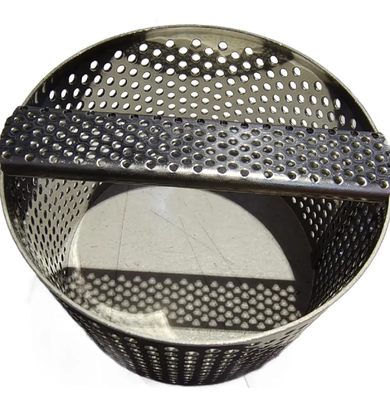 SET DE 3 MOLDES CORTADORES AGUJEREADOS PARA REPOSTERIA DE 6 A 10 CM - 4
