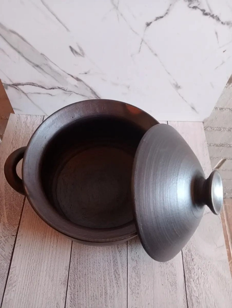 OLLA DE GREDA PARA COCINA TRADICIONAL DE 4 LITROS CAPACIDAD - 2
