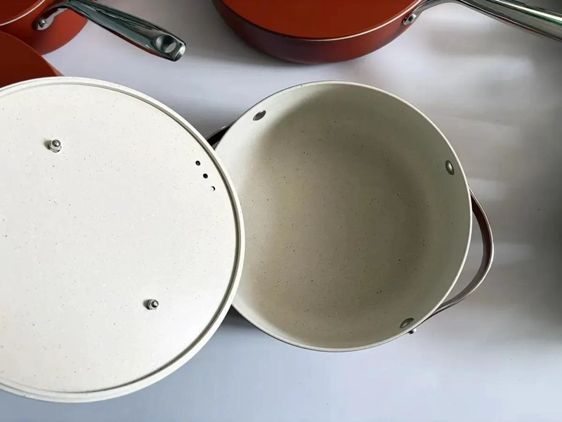 JUEGO DE OLLAS ANTIADHERENTE CON BATERIA DE COCINA DE 8 PIEZAS - 1