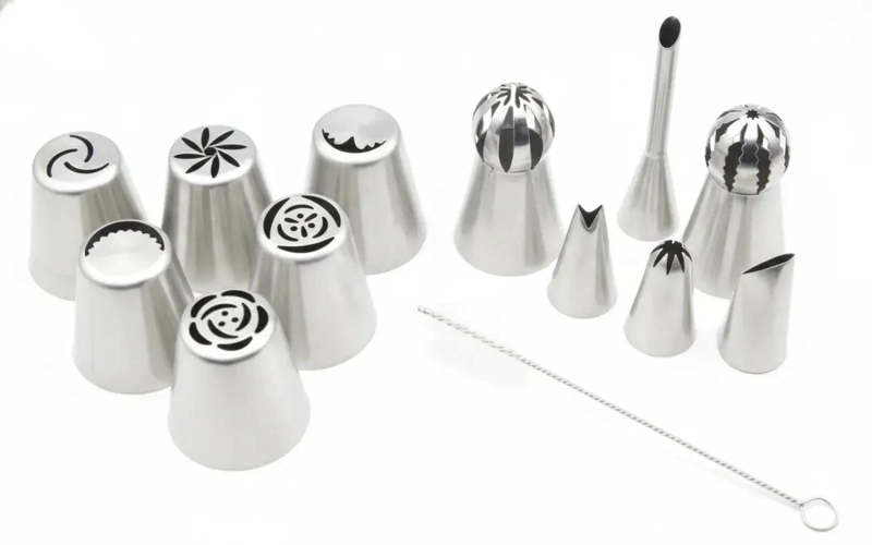 SET DE 13 BOQUILLAS PARA DECORACION DE PASTELES Y REPOSTERIA - 1