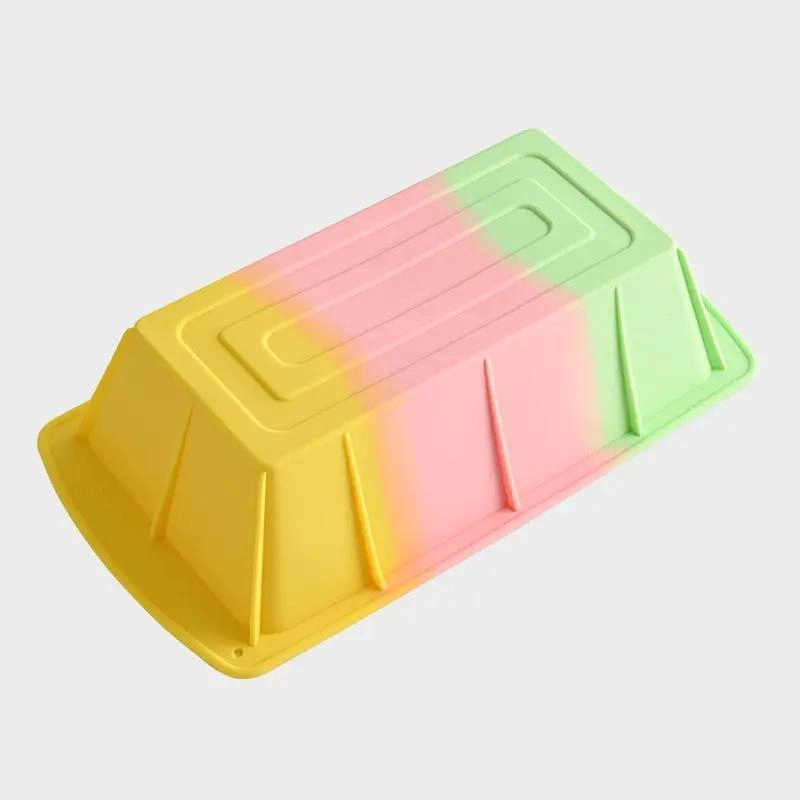 SET DE 2 MOLDES DE SILICONA TRICOLOR PARA HORNEAR QUEQUES - 5