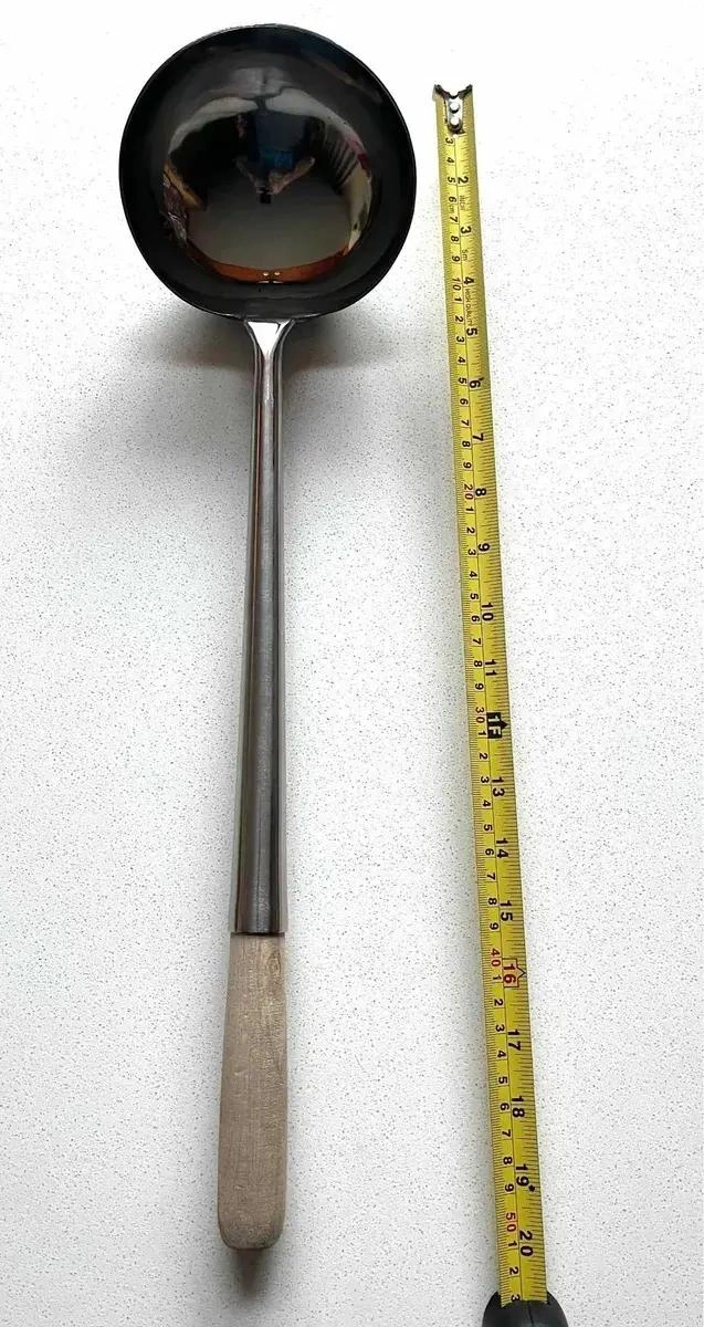 CUCHARON DE ACERO INOXIDABLE DE 50 CM CON MANGO ERGONOMICO NEGRO - 3