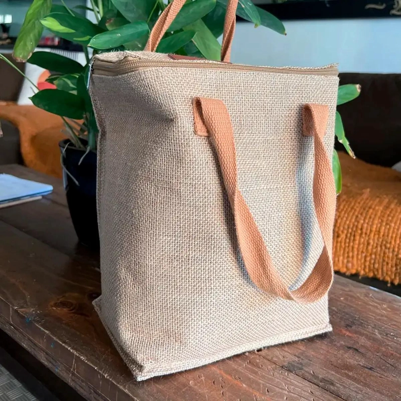 BOLSO COOLER DE YUTE CON CAPACIDAD DE 10 LITROS PARA MANTENER ALIMENTOS FRESCOS - 4