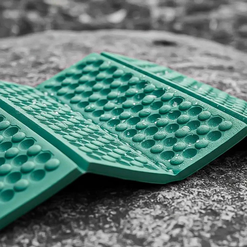 COJIN PLEGABLE DE ESPUMA PARA ASIENTO Y CAMPING CON ALFOMBRILLA - 4