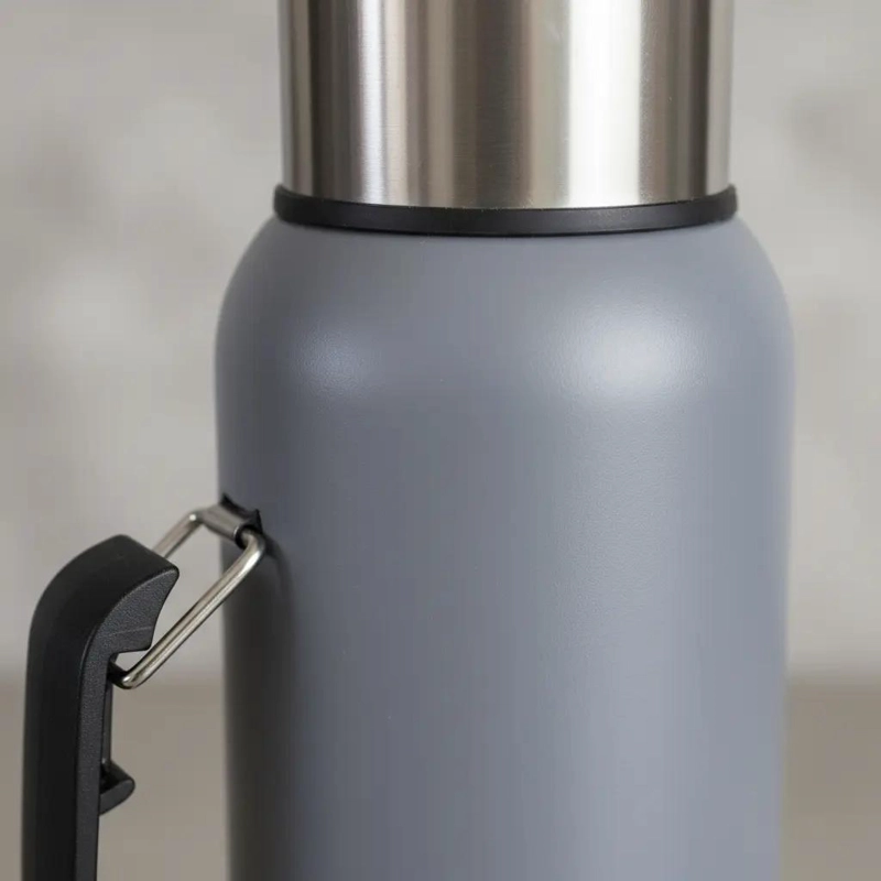 TERMO CLASICO DE ACERO INOXIDABLE CON CAPACIDAD DE 1 LITRO PARA BEBIDAS - 3