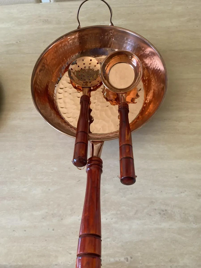 SARTE N DE COBRE CON ESPUMADERA Y CUCHARON GRANDE DE 33 CM - 2