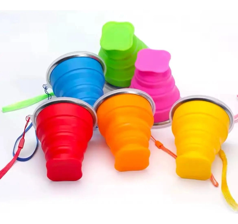 VASO PORTATIL PLEGABLE DE SILICONA CON TAPA PARA CAMPING Y VIAJES - 5
