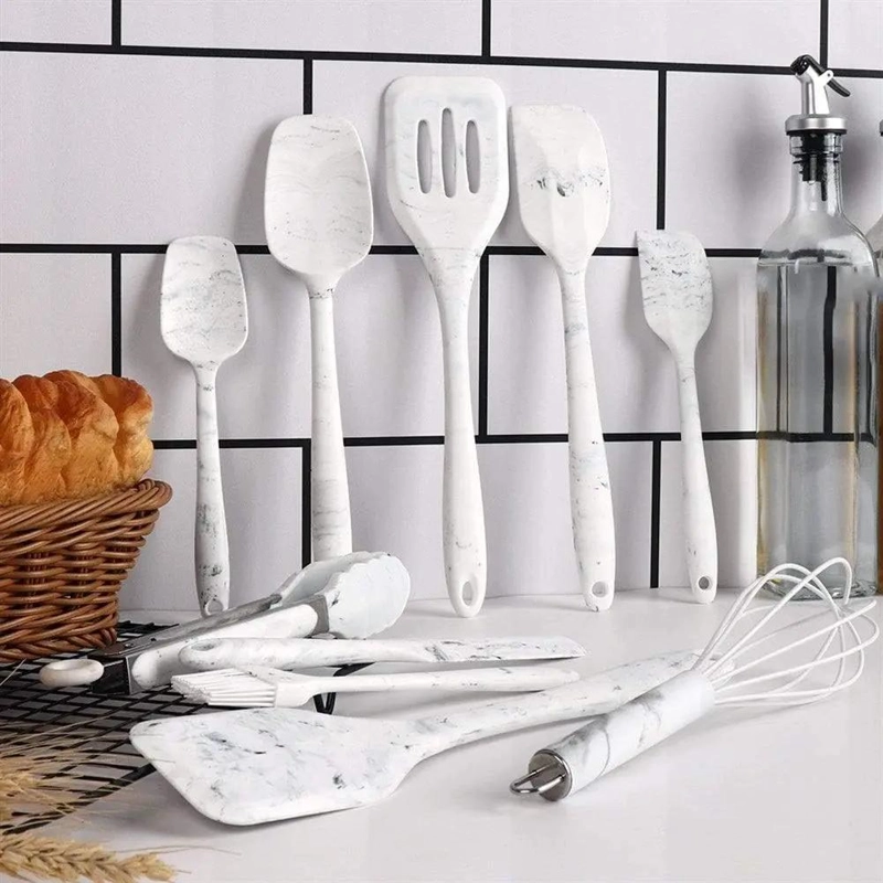 SET DE UTENSILIOS DE COCINA EN SILICONA CON ESPATULA, CUCHARON Y TENAZA - 3