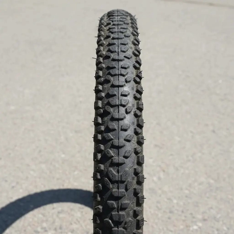 NEUMATICO PARA BICICLETA 27.5 X 2.10 CON DISEÑO RESISTENTE Y DURADERO - 1