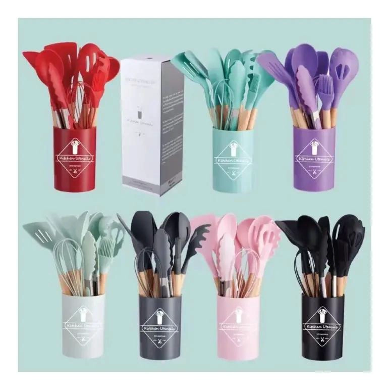 SET DE 12 UTENSILIOS DE COCINA DE SILICONA RESISTENTES Y FLEXIBLES - 1