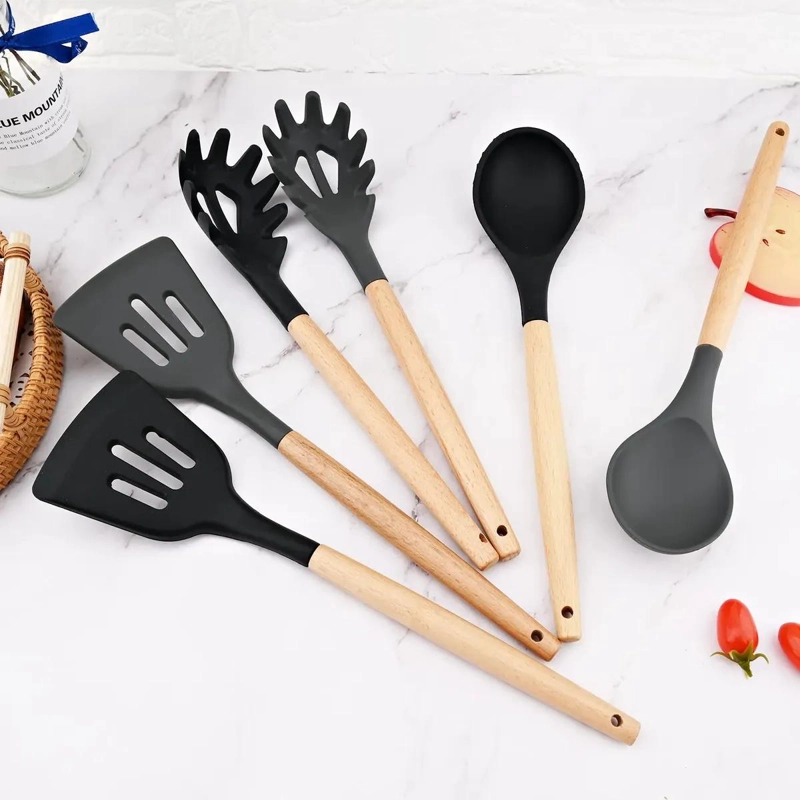 SET DE 12 UTENSILIOS DE COCINA DE SILICONA RESISTENTES Y COLORIDOS - 2