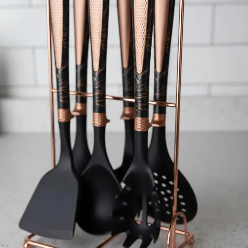 SET DE UTENSILIOS DE COCINA CON 7 PIEZAS Y SOPORTE METALICO - 4