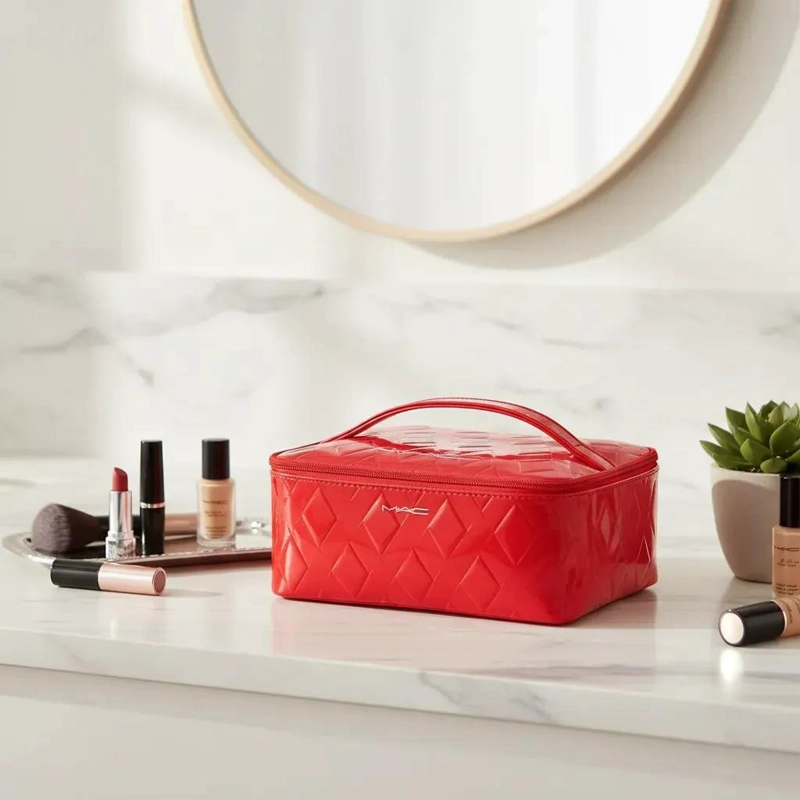 COSMETIQUERO COMPACTO COLOR ROJO CON CIERRE SEGURO Y DISEÑO PRACTICO - 3
