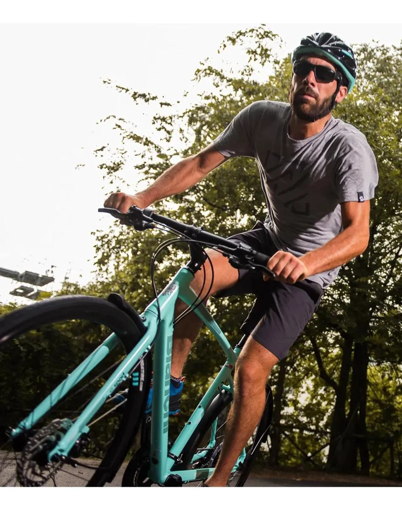 CADENA PERFORADA DE 10 VELOCIDADES PARA BICICLETA CON DISEÑO RESISTENTE - 1